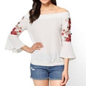 🌹🌹🌹 Embroidered Off-The-Shoulder Top